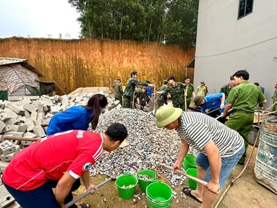Nhữ Khê chung tay xây nhà Đại đoàn kết, trao sinh kế giúp hộ nghèo vươn lên