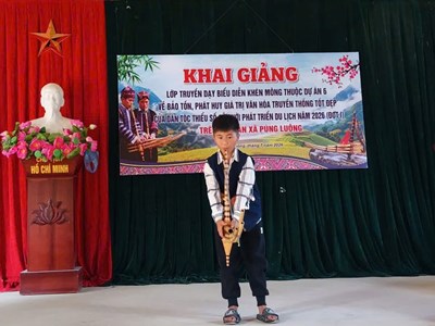  Để tiếng khèn Mông mãi ngân vang giữa đại ngàn Púng Luông 