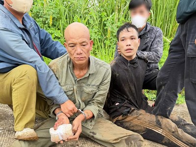 Bắt quả tang 2 đối tượng mua bán trái phép hơn 3.500 viên ma túy tổng hợp