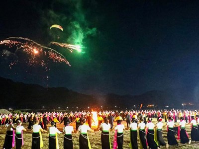Đến Điện Biên hòa mình vào Festival Dân vũ Quốc tế sôi động dịp Quốc khánh 2.9