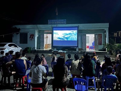 Chiếu phim lưu động phục vụ người dân vùng cao Lào Cai