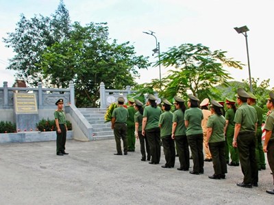Tuổi trẻ Công an Điện Biên tri ân Anh hùng liệt sĩ Phạm Văn Cường