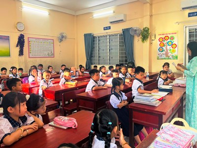 Học sinh ở An Giang rộn ràng ngày đầu tựu trường
