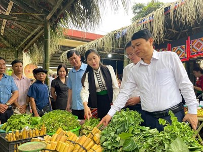 Phiên chợ vùng cao Muổi Nọi hút du khách dịp Quốc khánh 2.9