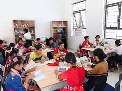 Đưa sách, điện ảnh về phục vụ học sinh vùng cao Điện Biên