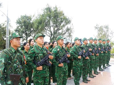 Phụ nữ phường Tịnh Biên tham gia giữ gìn an ninh, trật tự biên giới