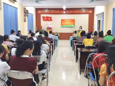 Phụ nữ dân tộc Thái vùng cao Lào Cai vươn lên cùng con chữ