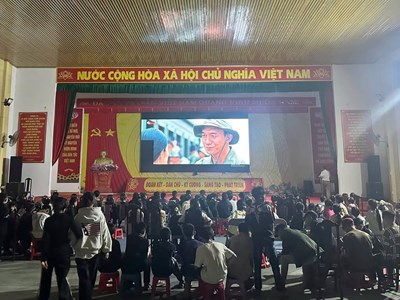 Chiếu phim lưu động phục vụ đồng bào vùng cao Lào Cai