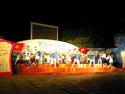 Đêm hội Trung thu ấm áp dành cho thiếu nhi vùng cao Nà Hỳ