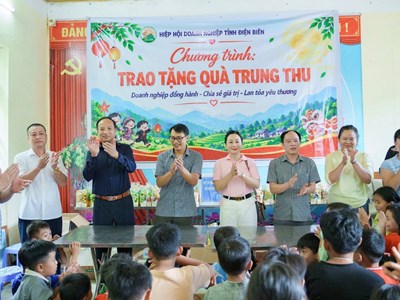Chung tay để trẻ em vùng cao Tuần Giáo đón Trung thu đủ đầy