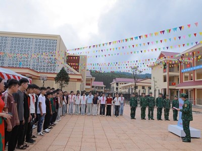 Vun đắp tình yêu Tổ quốc cho học sinh nơi biên giới Lạng Sơn