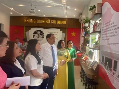 Ra mắt Không gian Hồ Chí Minh tại Thư viện Lào Cai