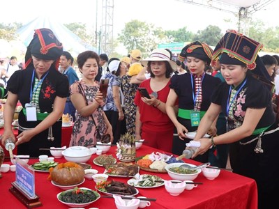Khám phá sắc màu ẩm thực các dân tộc Điện Biên
