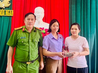 Cô giáo ở Điện Biên trả lại 190 triệu đồng chuyển nhầm
