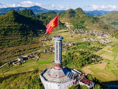 Miễn phí vé tham quan Cột cờ Quốc gia Lũng Cú cho người cao tuổi