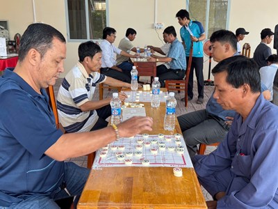 An Giang: Giải cờ tướng chào mừng Ngày Quốc tế Người cao tuổi