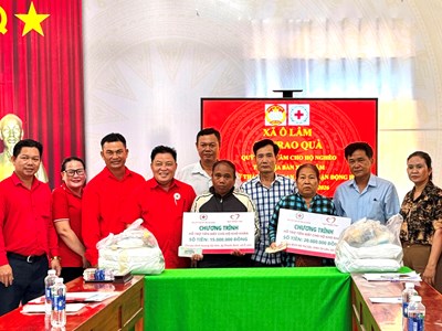 Nghĩa tình Chữ thập đỏ trên vùng đất Ô Lâm 