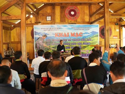 Gìn giữ tiếng khèn Mông trên rẻo cao Sin Suối Hồ