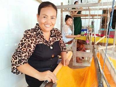 Giữ nghề dệt thổ cẩm Khmer, mở hướng phát triển du lịch cộng đồng