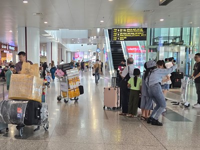 Vận chuyển hành khách đường hàng không giảm 