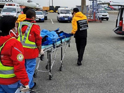 Máy bay Vietnam Airlines hạ cánh khẩn cấp tại Đài Loan cấp cứu hành khách người Việt