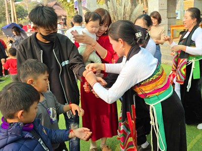 Phấn đấu năm 2025 đón 500.000 lượt khách tham quan