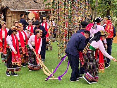 Độc đáo lễ tục Kin Chiêng Boọc Mạy 