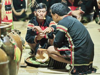 Lễ Mpú Tôh Kông của dân tộc Ê Đê 