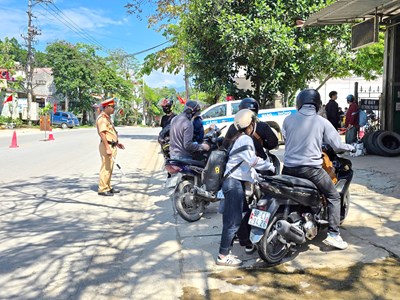 8.553 trường hợp vi phạm giao thông ngày 2.5 