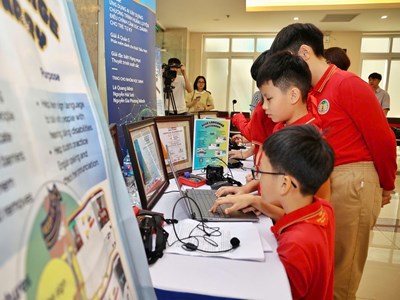 Quận Hoàn Kiếm phát động phong trào “Bình dân học vụ số”