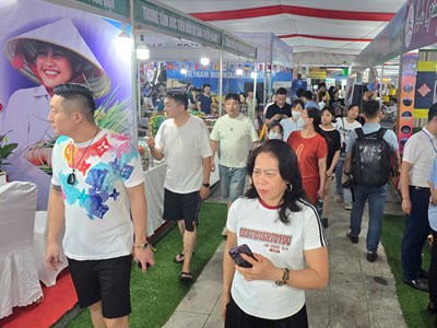 130 gian hàng tham gia Hội chợ Du lịch quốc tế Lào Cai 2025