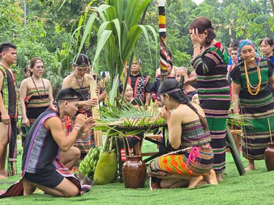 Tinh thần đại đoàn kết qua lễ hội Tâm r’nglắp bon của dân tộc M’nông