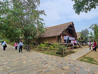 Tháng 7 về Làng trải nghiệm văn hóa truyền thống