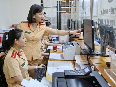 Người dân Hà Nội đến đâu để đăng ký xe?