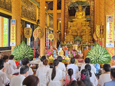 Lễ dâng y tắm mưa tại chùa Khmer