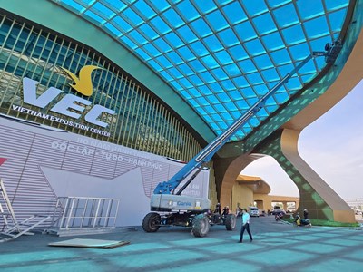 "Vượt nắng thắng mưa" thi công các phân khu của Triển lãm Thành tựu đất nước 