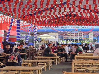 Ngập tràn đặc sản 3 miền tại Triển lãm Thành tựu đất nước