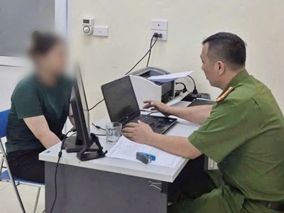 Bị “bắt cóc online”, không hợp tác với công an “thật” vì tin công an “giả”