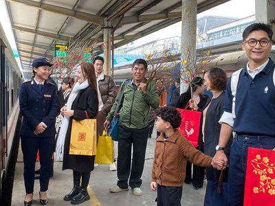 Vé tàu Tết Bính Ngọ 2026 mở bán khi nào?