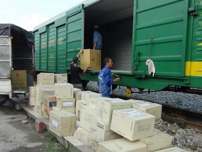 Miễn phí chở hàng cứu trợ bằng tàu hỏa