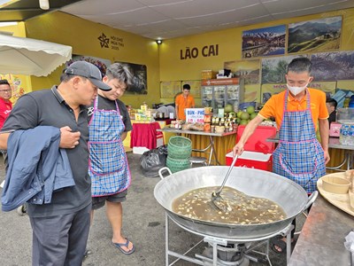 Trải nghiệm ẩm thực vùng miền tại Hội chợ mùa Thu lần thứ nhất - 2025