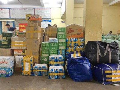 Đường sắt vận chuyển miễn phí hàng hóa cứu trợ đến miền Trung