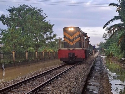 Thông tuyến đường sắt Bắc - Nam qua thành phố Huế