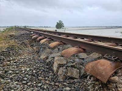 Tiếp tục tạm ngừng chạy tàu khách tuyến Bắc - Nam