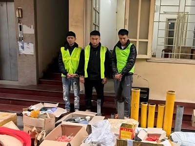 Khởi tố 3 đối tượng sản xuất, buôn bán pháo nổ