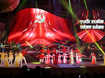 “Với Đảng vẹn toàn niềm tin yêu” - Hành trình cảm xúc từ cội nguồn đến khát vọng thời đại