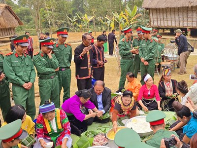  “Bánh chưng xanh - Tết vì người nghèo” lan tỏa yêu thương  