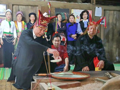 Độc đáo Lễ cúng vía bếp của người Mường