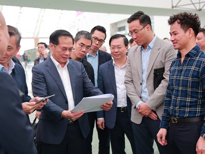Phó Thủ tướng Bùi Thanh Sơn kiểm tra tiến độ Hội chợ Mùa Xuân 2026 