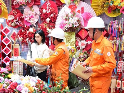 Ngành điện khuyến cáo gì về đốt vàng mã và sử dụng thiết bị điện dịp Tết? 